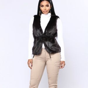 Faux fur vest - BLACK